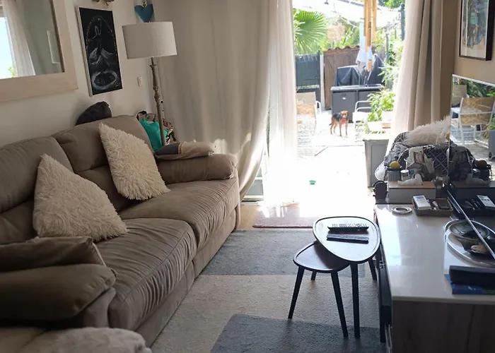 Maison Hauteur * Νίκαια