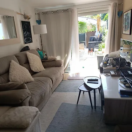 Maison Hauteur * Νίκαια